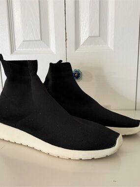 Women’s Target Black Sock Sneaker